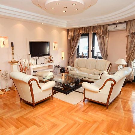 Ugodan I Luksuzan Apartman 바냐루카 외부 사진